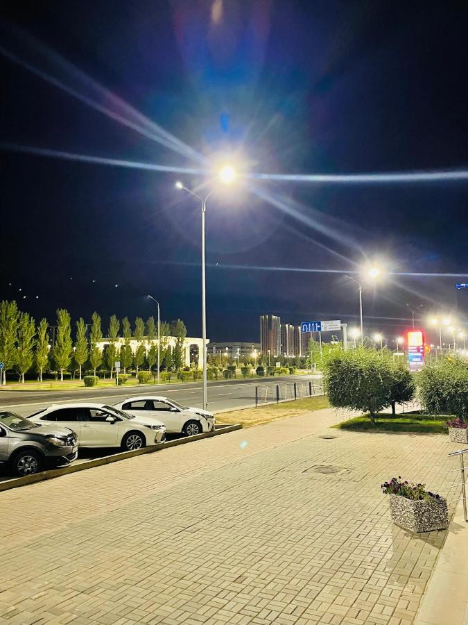 Park Avenue Напротив Ботанического Сада Astana Eksteriør bilde